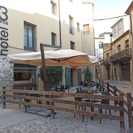 Hotel 3 Arcs Besalu Bagian luar foto