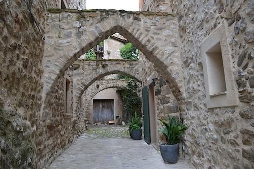 Hotel 3 Arcs Besalu Bagian luar foto